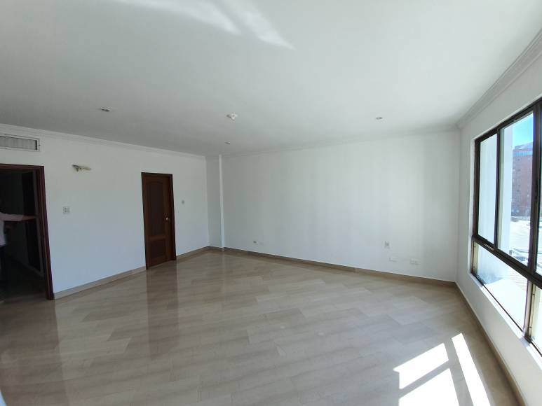 4 Habitaciones Habitaciones, ,4 BathroomsBathrooms,Apartamento,En Venta,1018