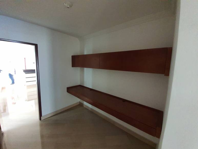 4 Habitaciones Habitaciones, ,4 BathroomsBathrooms,Apartamento,En Venta,1018