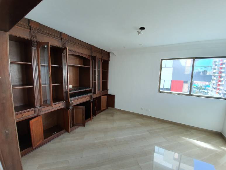 4 Habitaciones Habitaciones, ,4 BathroomsBathrooms,Apartamento,En Venta,1018